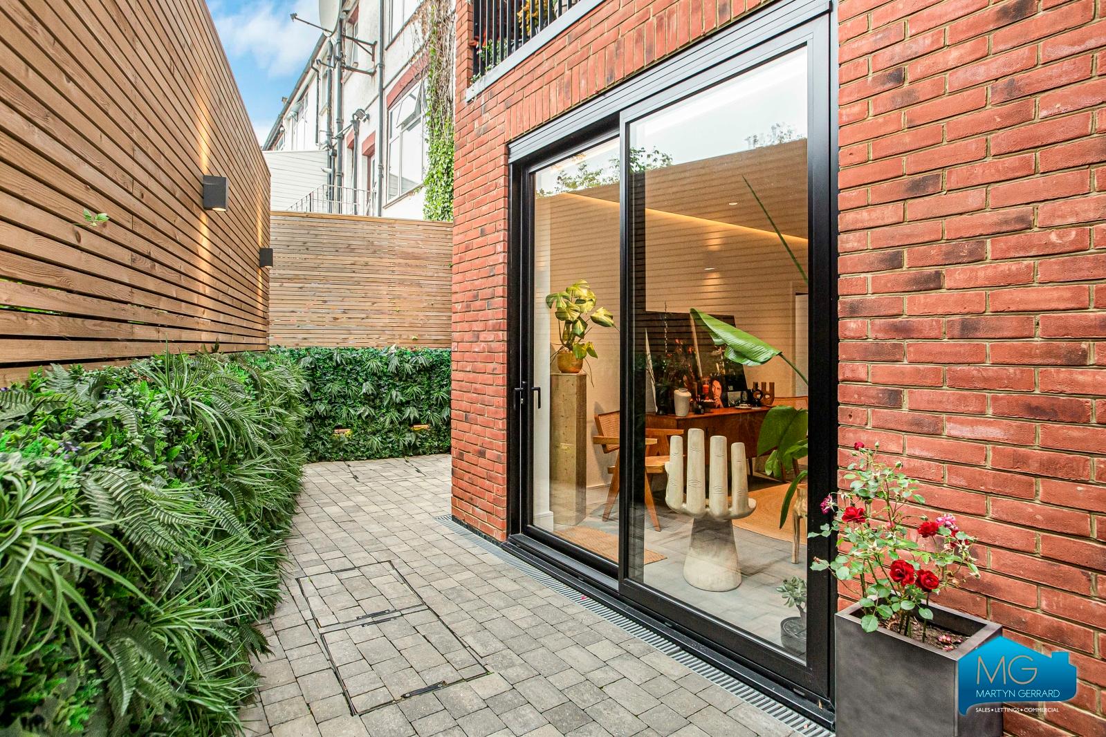 1 bedroom Apartment to rent - Martyn Gerrard