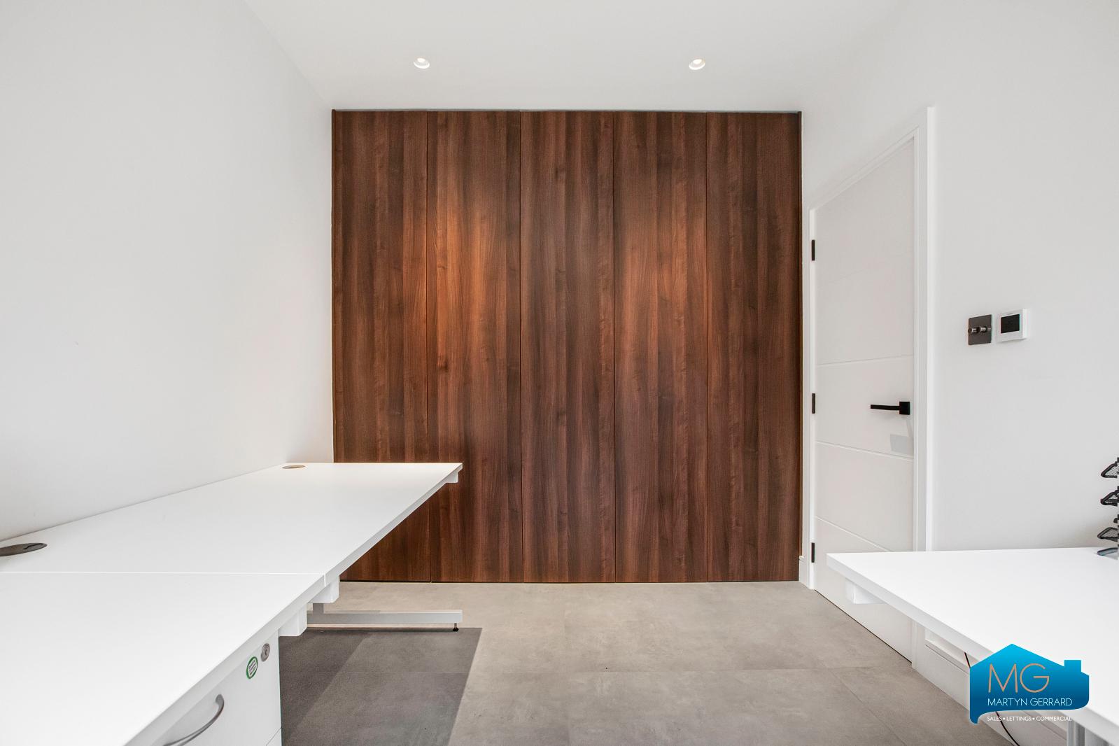 1 bedroom Apartment to rent - Martyn Gerrard