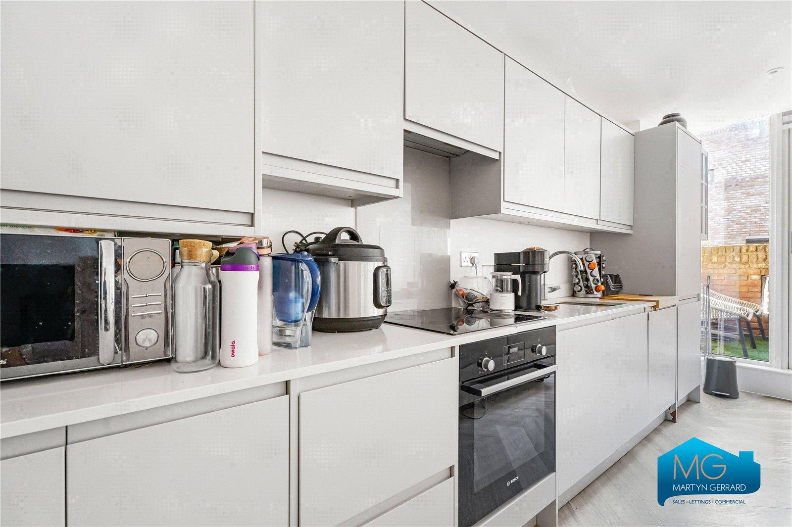 2 bedroom Terraced House to rent - Martyn Gerrard