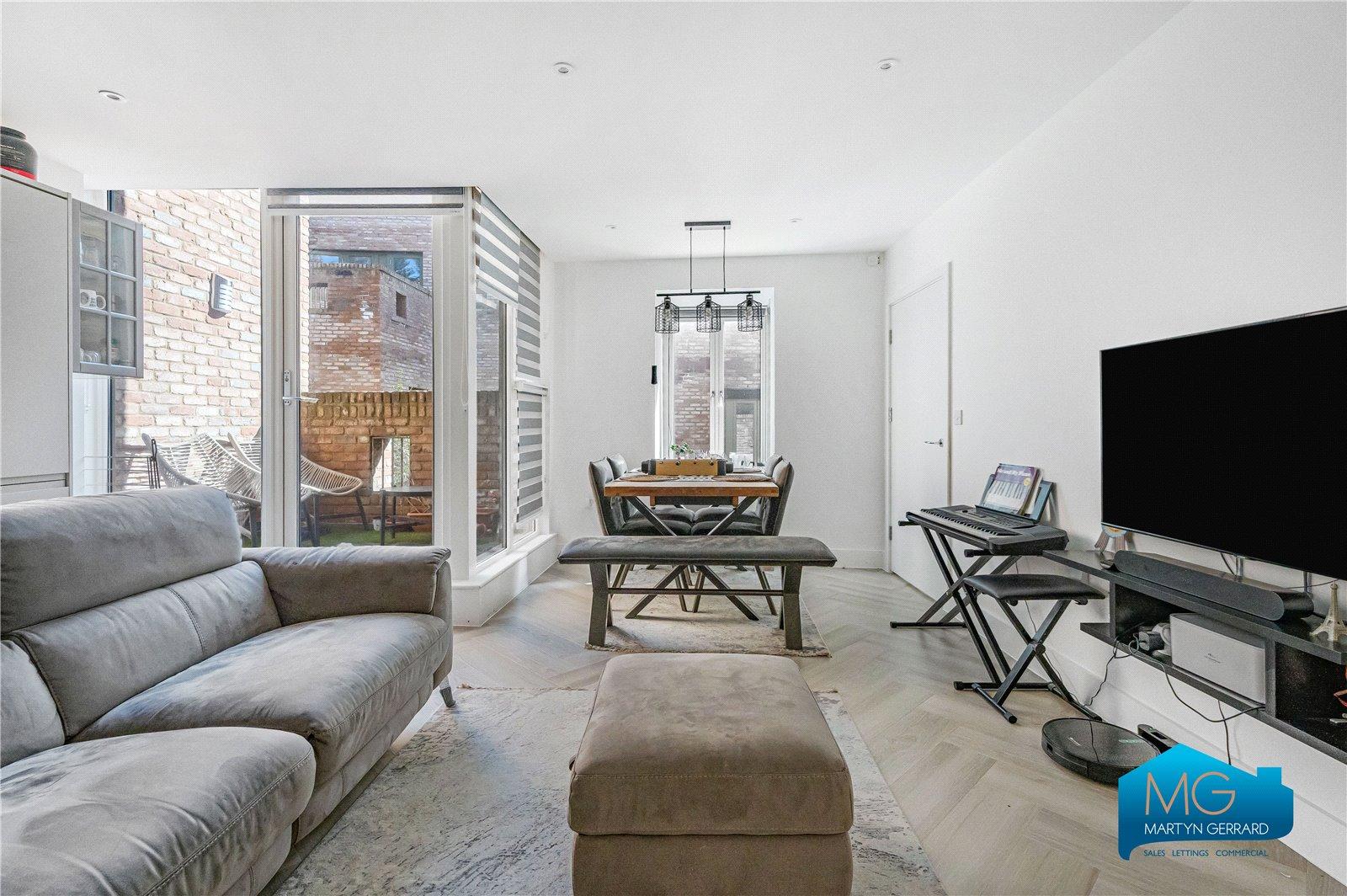 2 bedroom Terraced House to rent - Martyn Gerrard