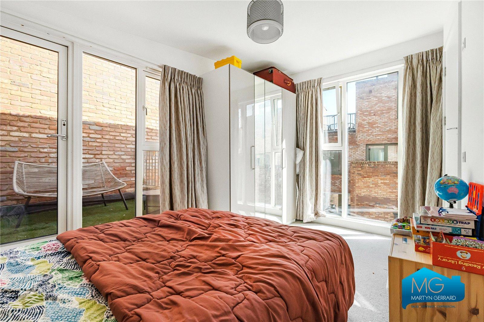 2 bedroom Terraced House to rent - Martyn Gerrard