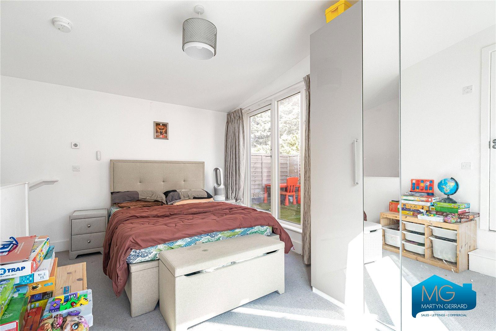 2 bedroom Terraced House to rent - Martyn Gerrard
