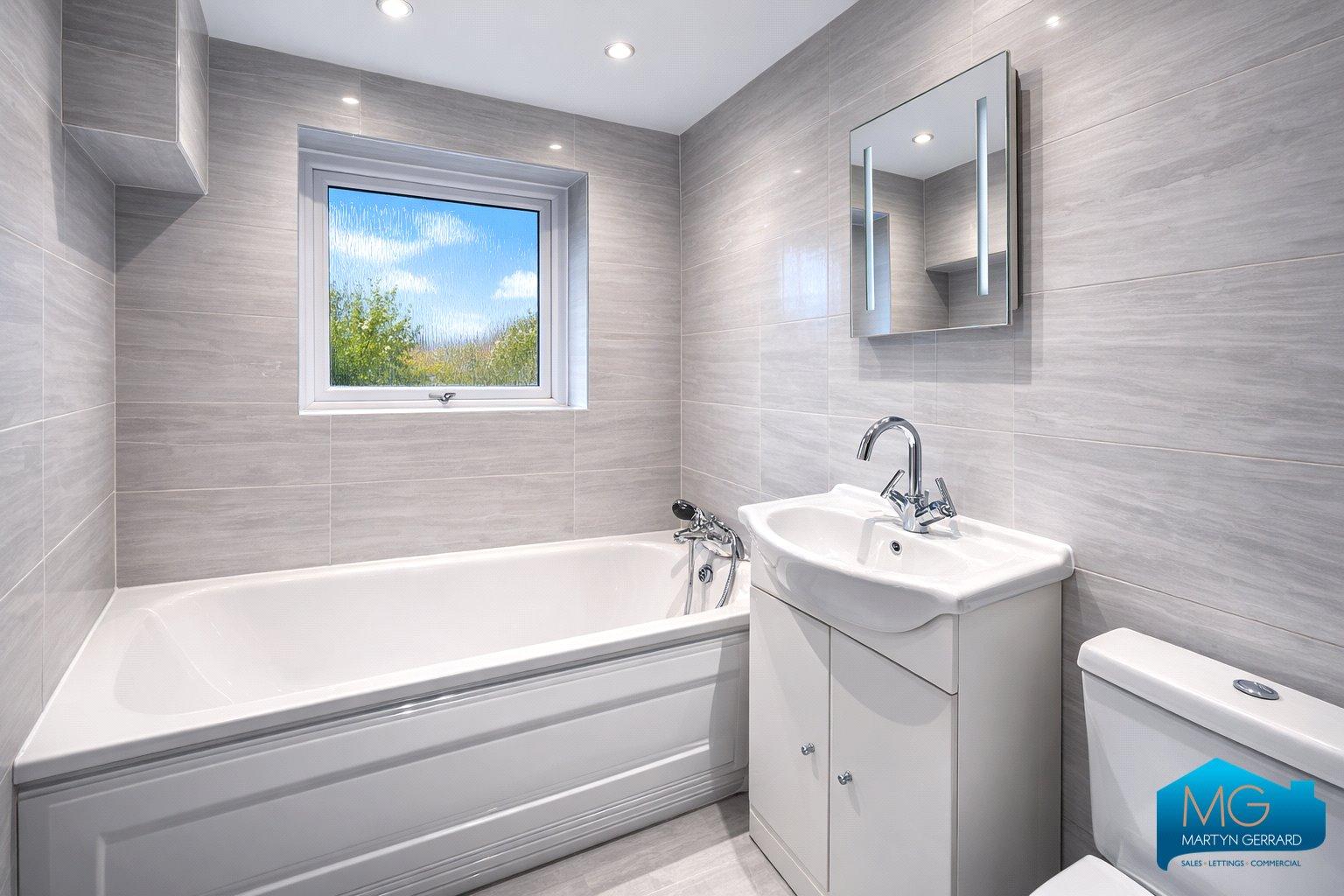 2 bedroom Apartment for sale - Martyn Gerrard