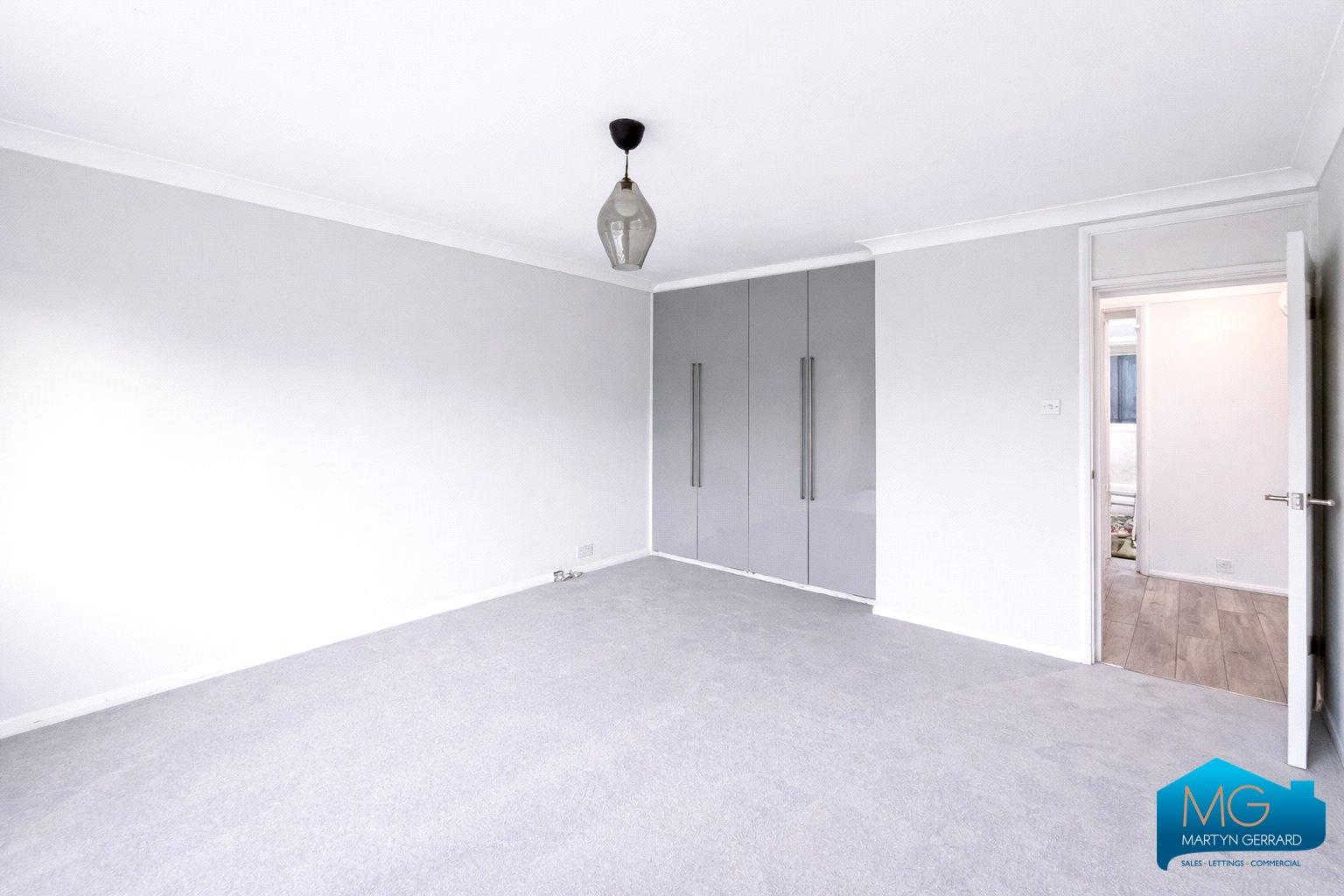 2 bedroom Apartment for sale - Martyn Gerrard