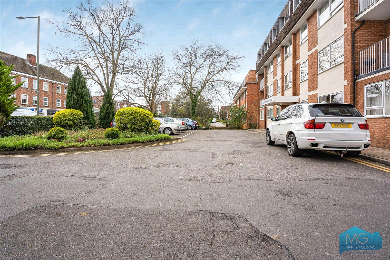 2 bedroom Apartment for sale - Martyn Gerrard