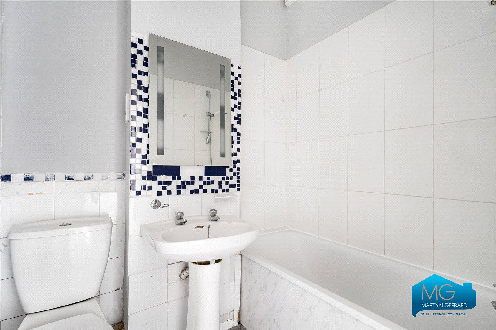 2 bedroom Apartment to rent - Martyn Gerrard