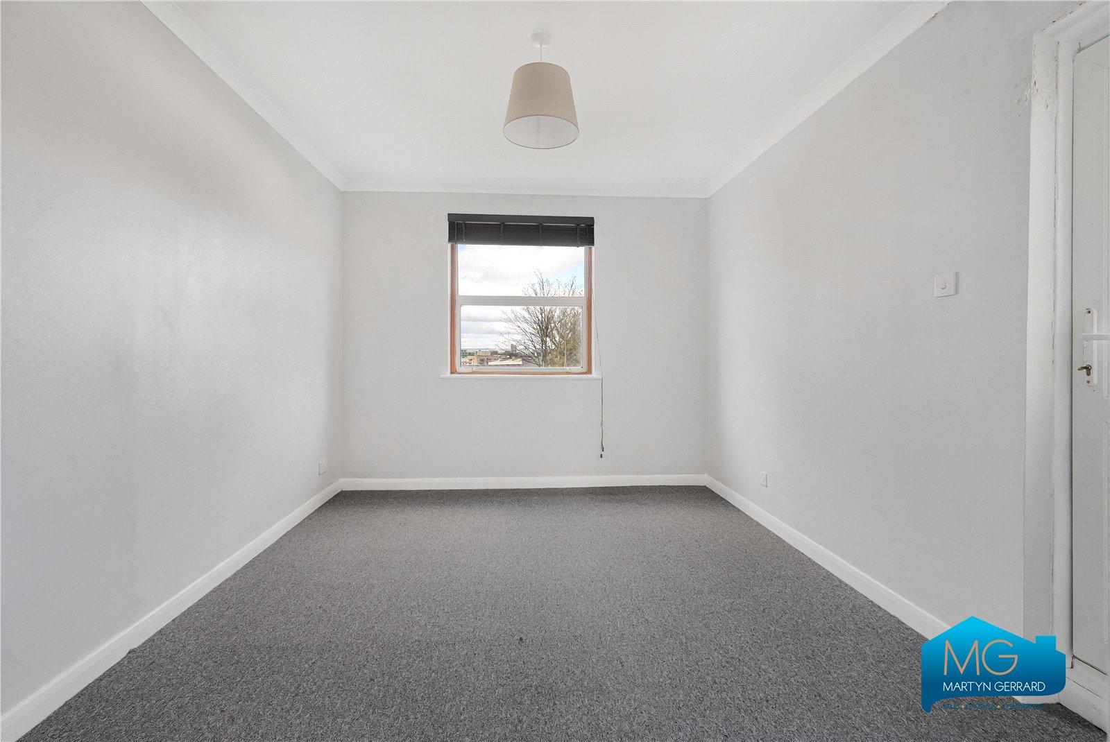 2 bedroom Apartment to rent - Martyn Gerrard