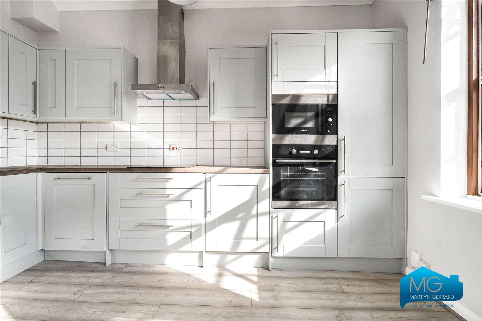 2 bedroom Apartment to rent - Martyn Gerrard