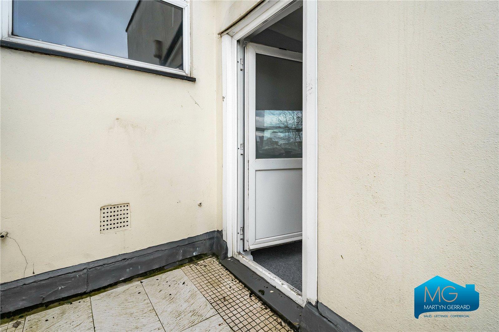 2 bedroom Apartment to rent - Martyn Gerrard
