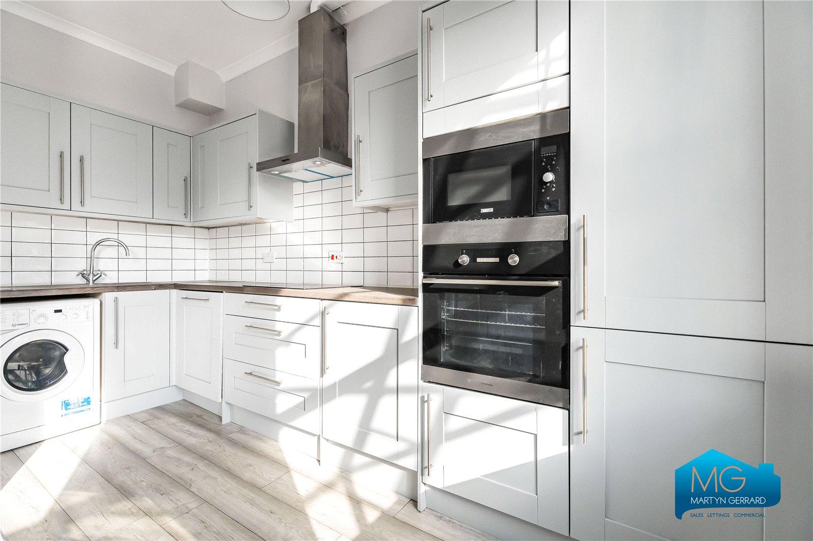 2 bedroom Apartment to rent - Martyn Gerrard