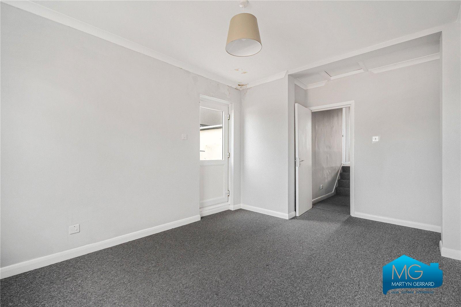 2 bedroom Apartment to rent - Martyn Gerrard
