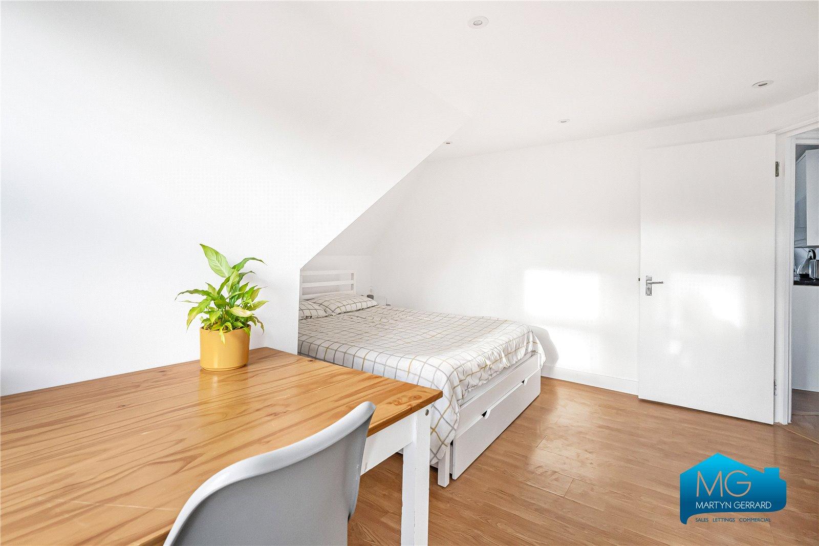 1 bedroom Apartment to rent - Martyn Gerrard