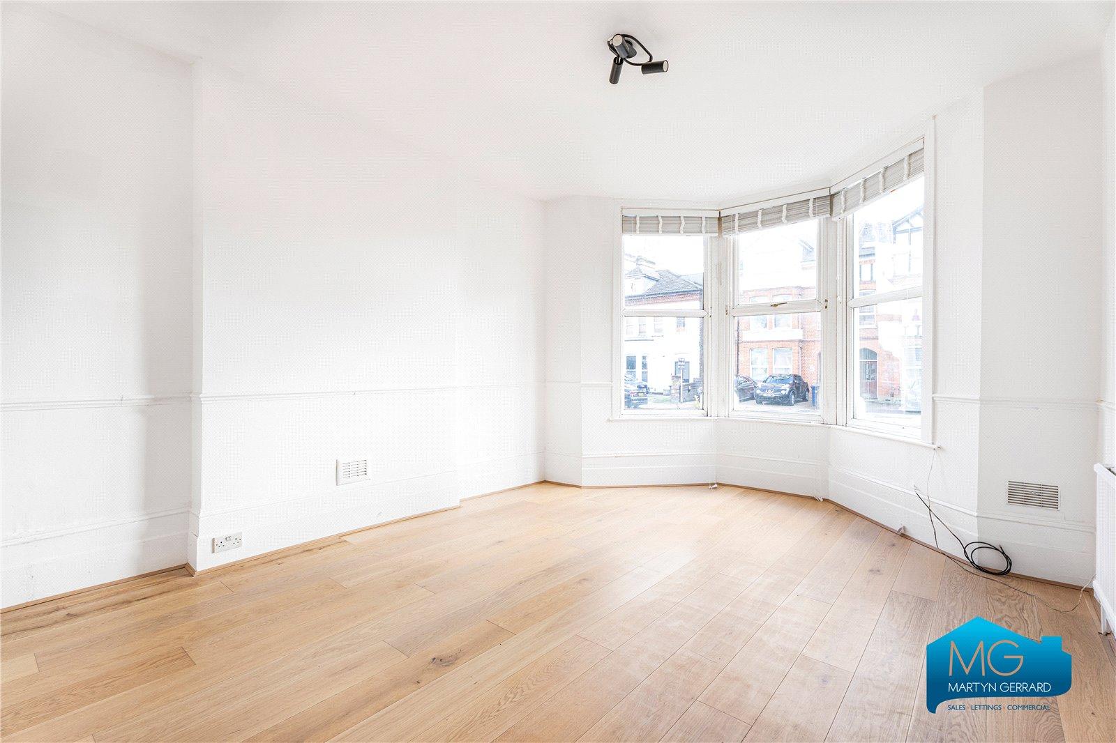 2 bedroom Ground Floor Flat to rent - Martyn Gerrard