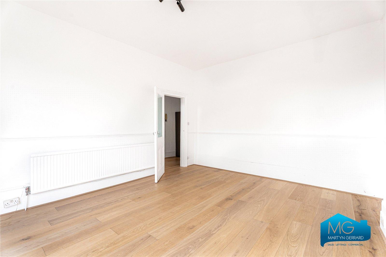 2 bedroom Ground Floor Flat to rent - Martyn Gerrard