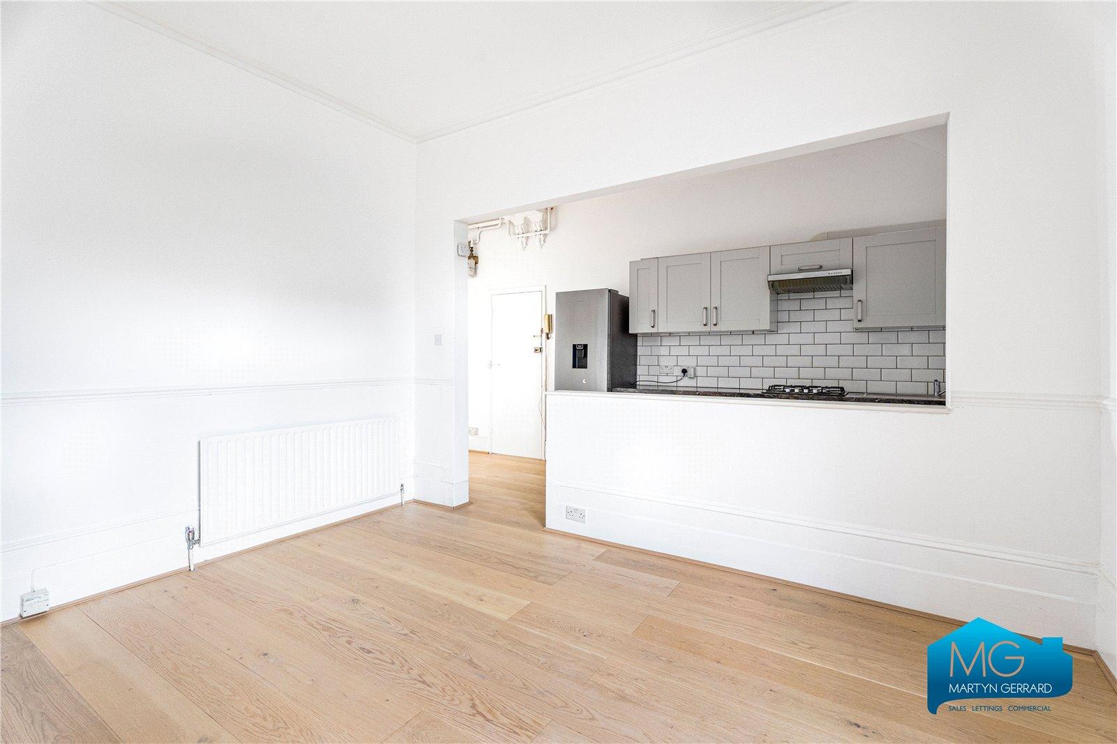 2 bedroom Ground Floor Flat to rent - Martyn Gerrard