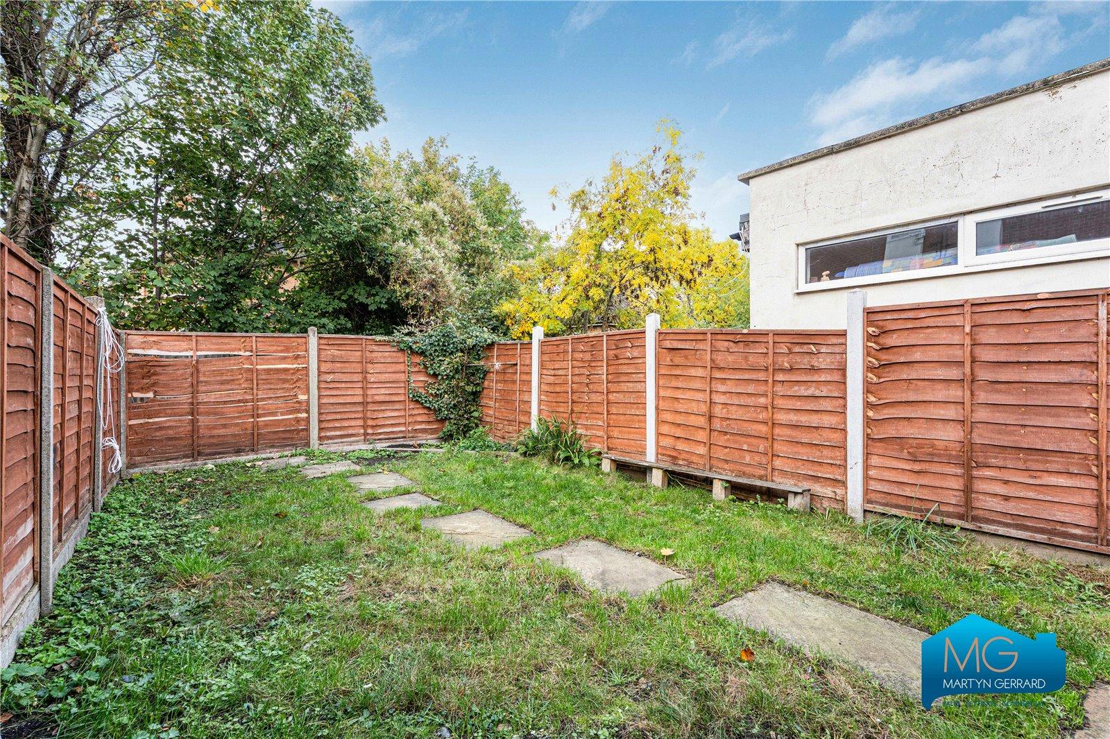 2 bedroom Ground Floor Flat to rent - Martyn Gerrard