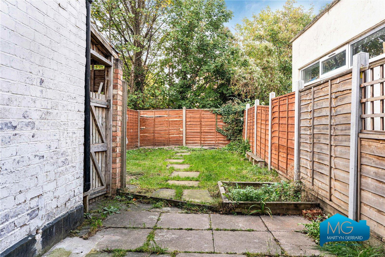 2 bedroom Ground Floor Flat to rent - Martyn Gerrard
