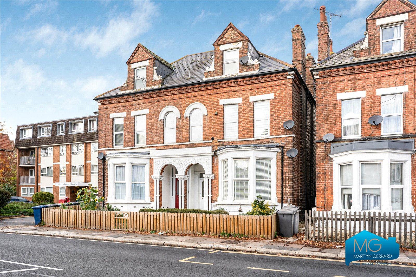 2 bedroom Ground Floor Flat to rent - Martyn Gerrard