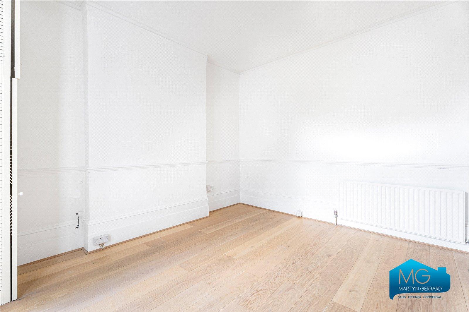 2 bedroom Ground Floor Flat to rent - Martyn Gerrard