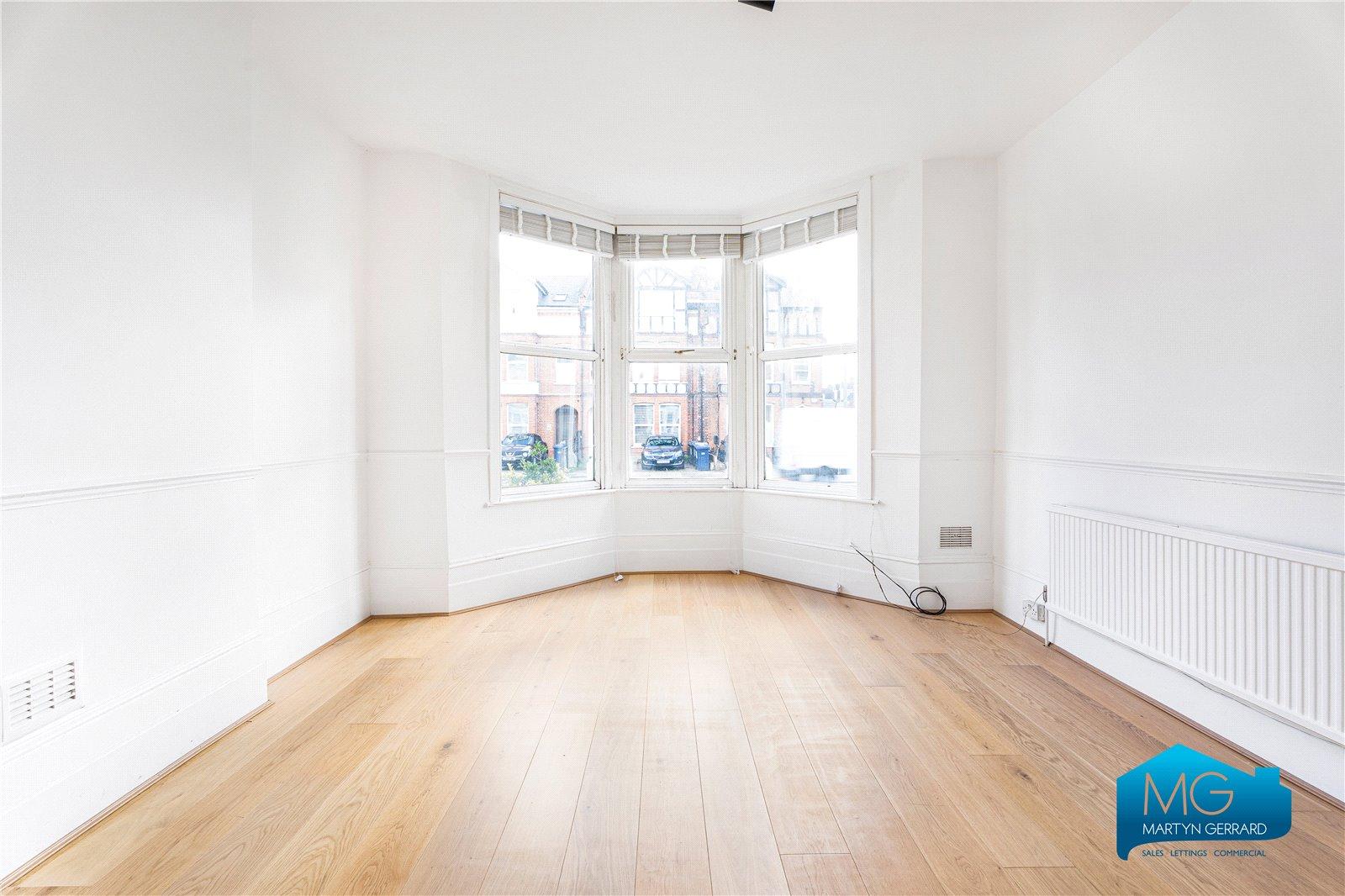 2 bedroom Ground Floor Flat to rent - Martyn Gerrard