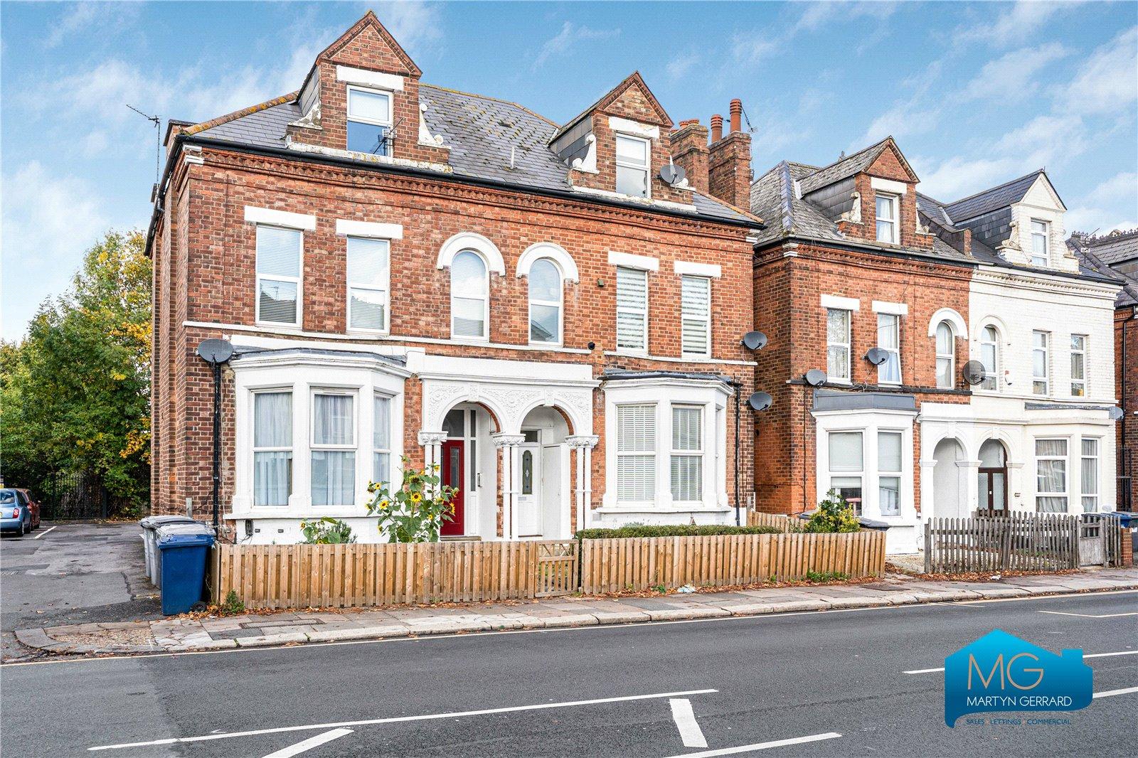 2 bedroom Ground Floor Flat to rent - Martyn Gerrard