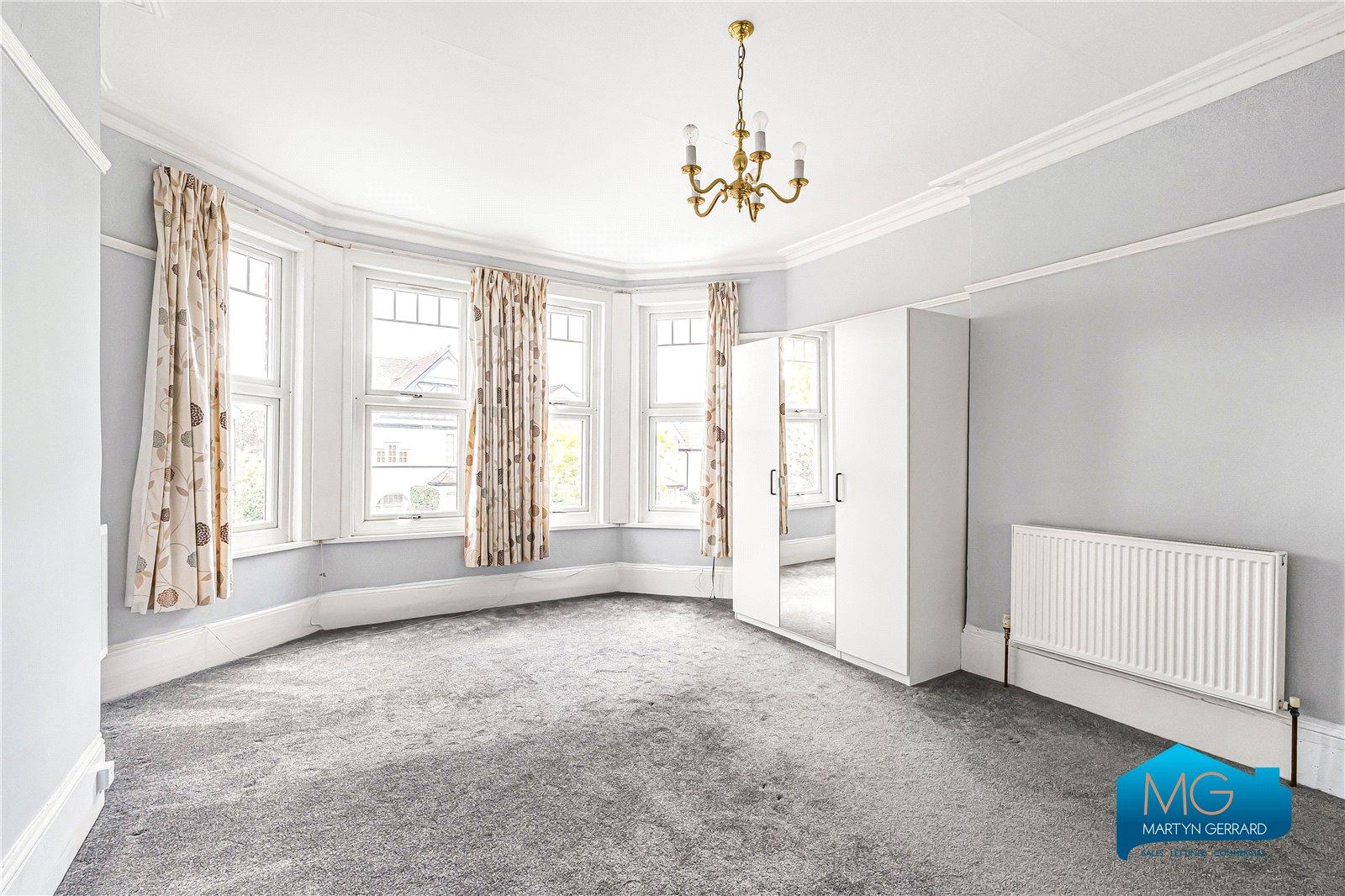 4 bedroom Semi-Detached House to rent - Martyn Gerrard