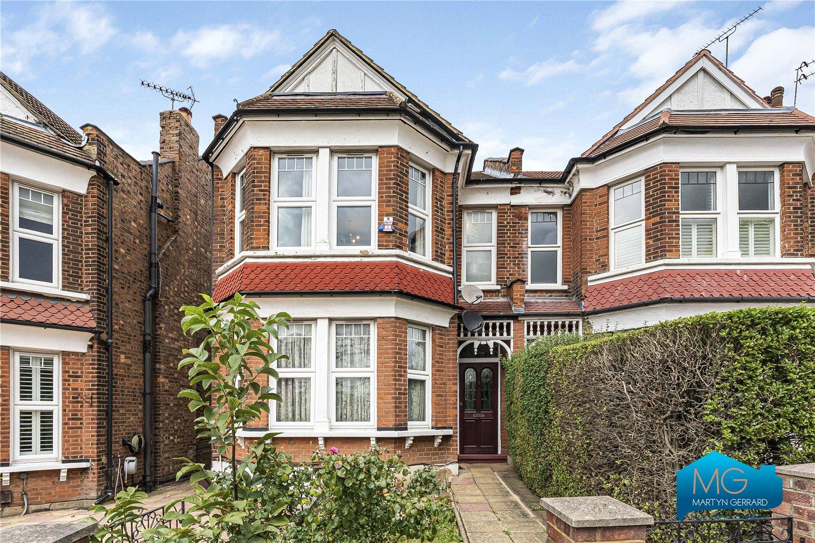 4 bedroom Semi-Detached House to rent - Martyn Gerrard