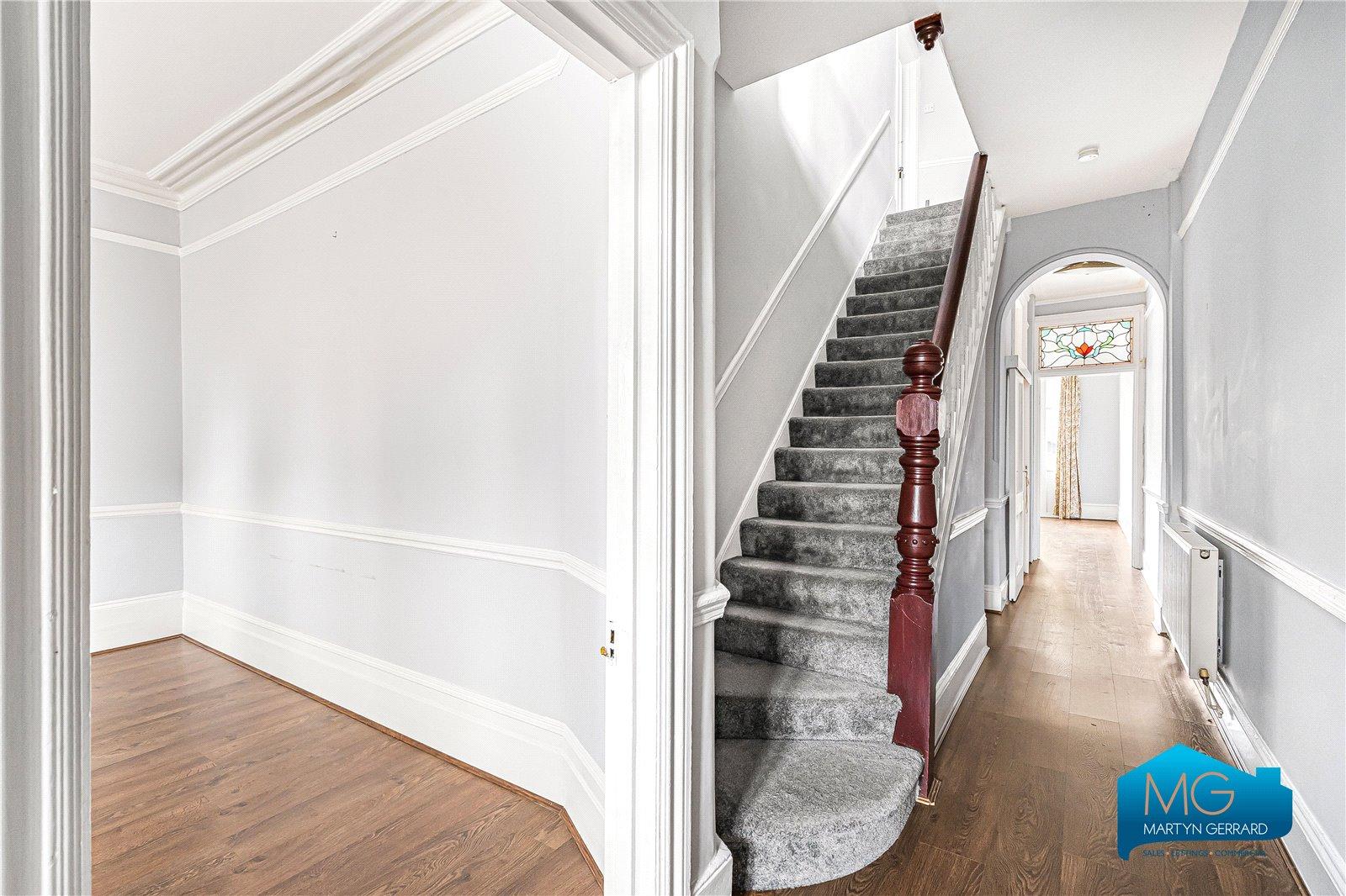 4 bedroom Semi-Detached House to rent - Martyn Gerrard
