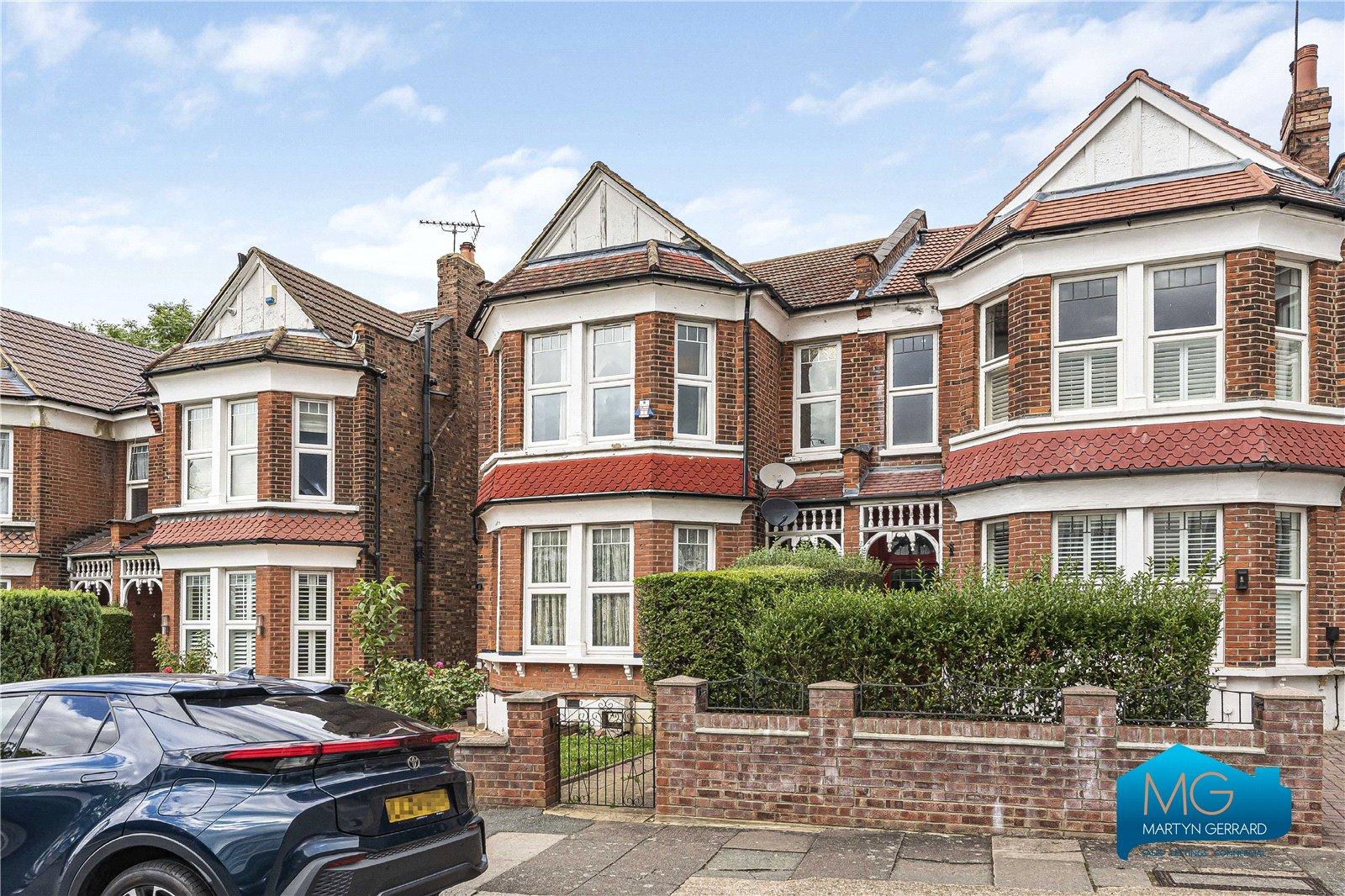 4 bedroom Semi-Detached House to rent - Martyn Gerrard
