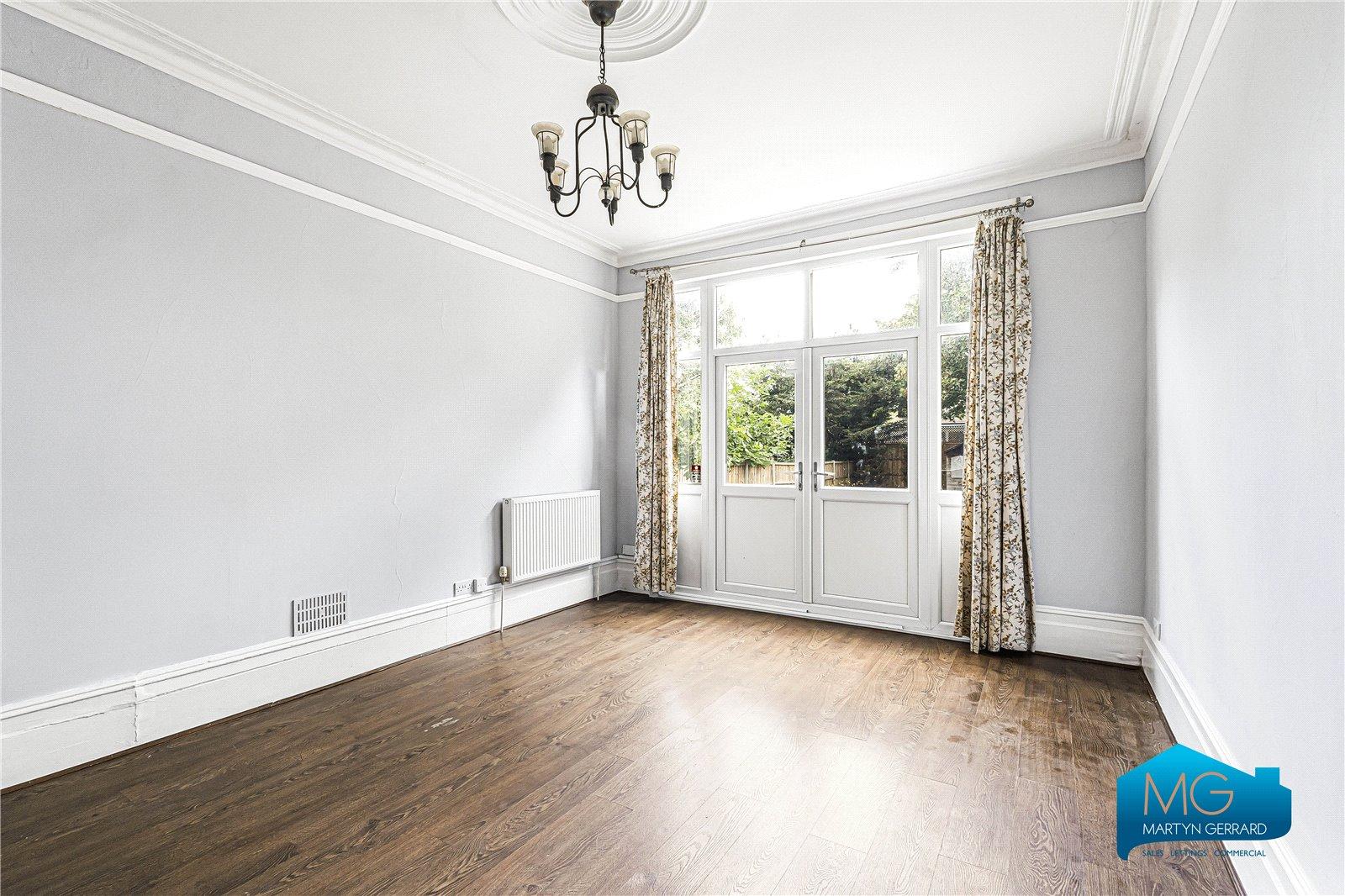 4 bedroom Semi-Detached House to rent - Martyn Gerrard