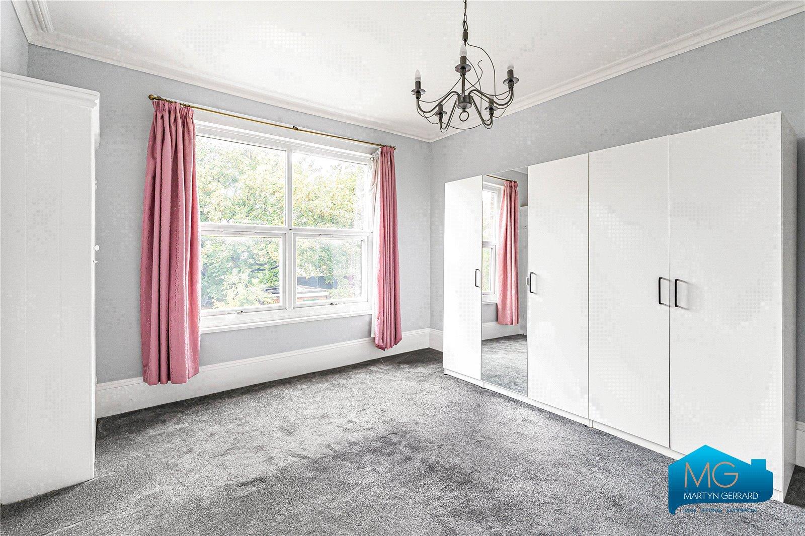 4 bedroom Semi-Detached House to rent - Martyn Gerrard
