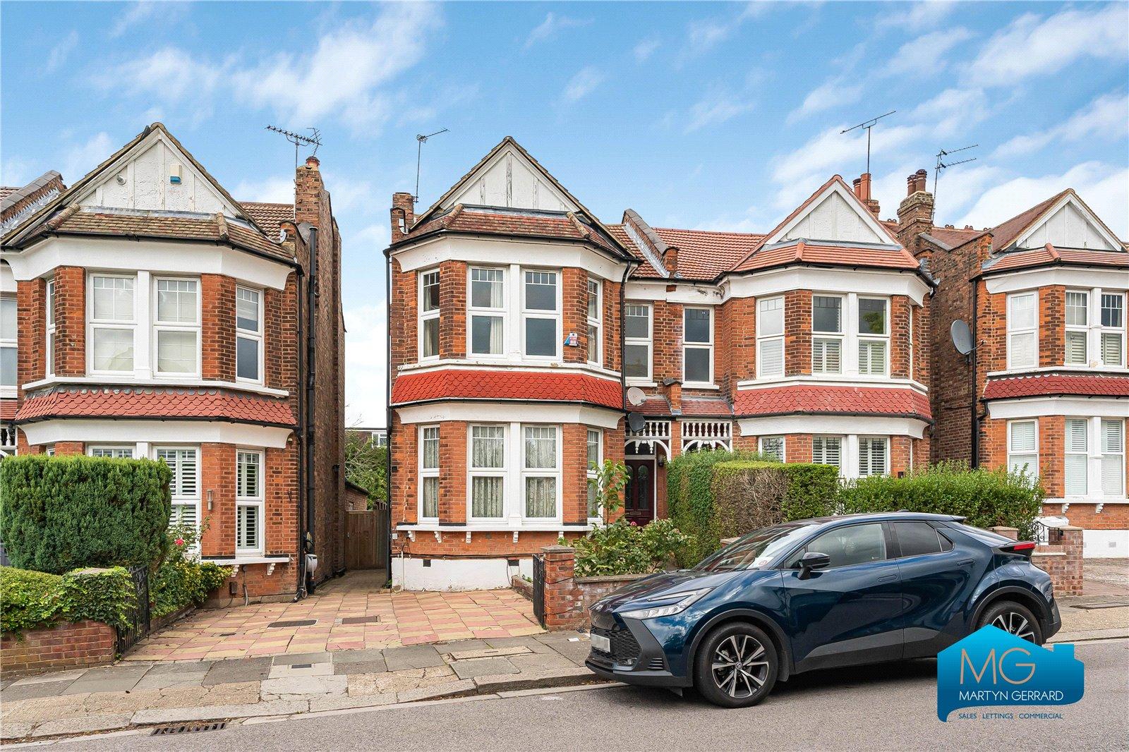 4 bedroom Semi-Detached House to rent - Martyn Gerrard
