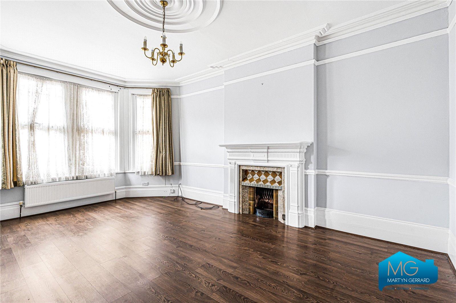 4 bedroom Semi-Detached House to rent - Martyn Gerrard