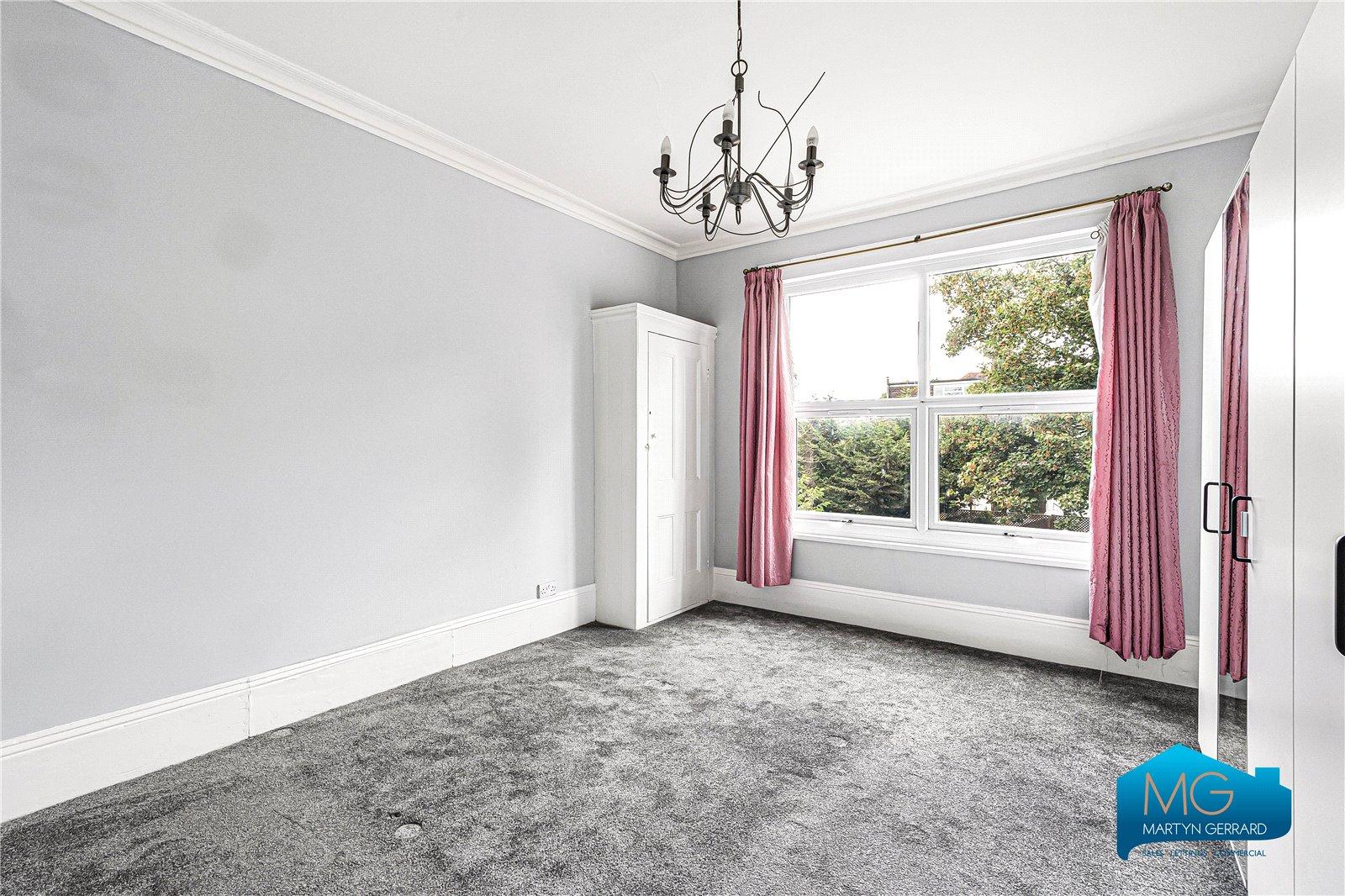 4 bedroom Semi-Detached House to rent - Martyn Gerrard