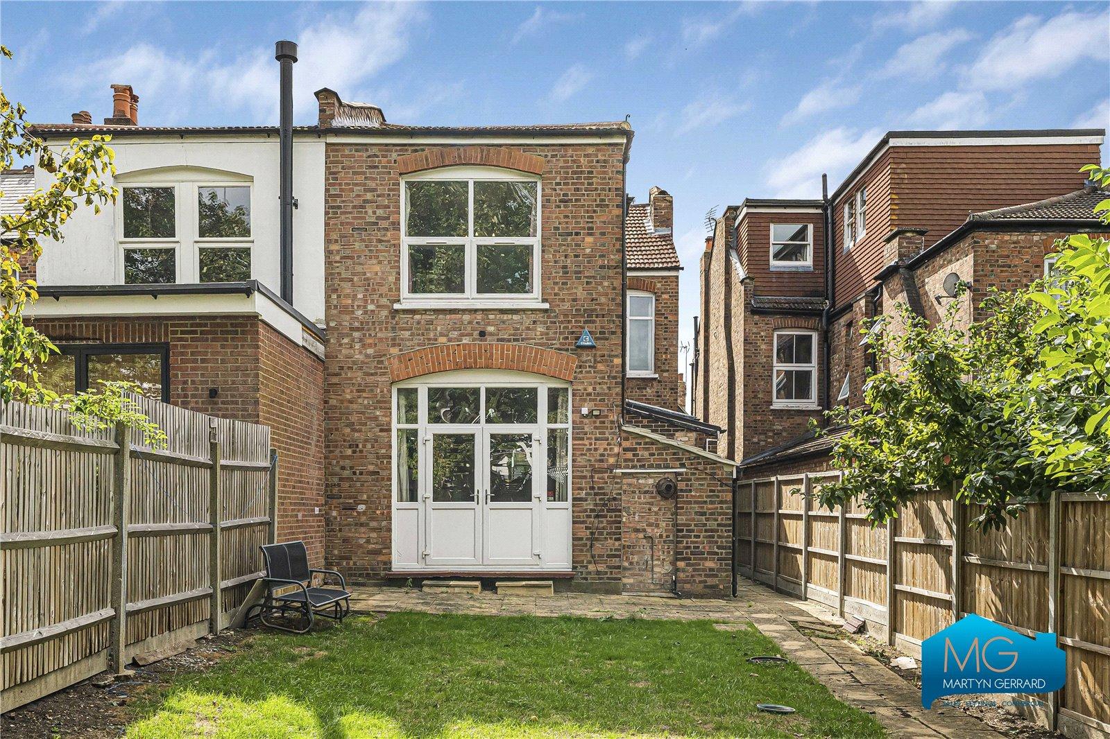 4 bedroom Semi-Detached House to rent - Martyn Gerrard