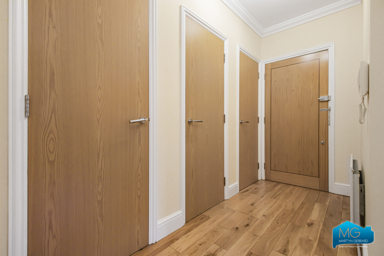 2 bedroom Apartment to rent - Martyn Gerrard