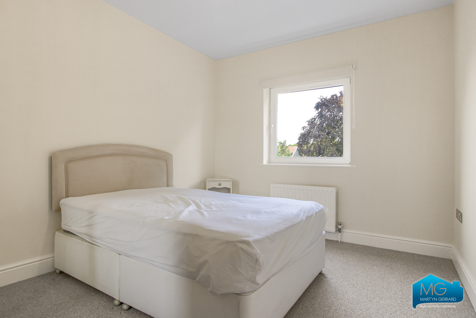 2 bedroom Apartment to rent - Martyn Gerrard