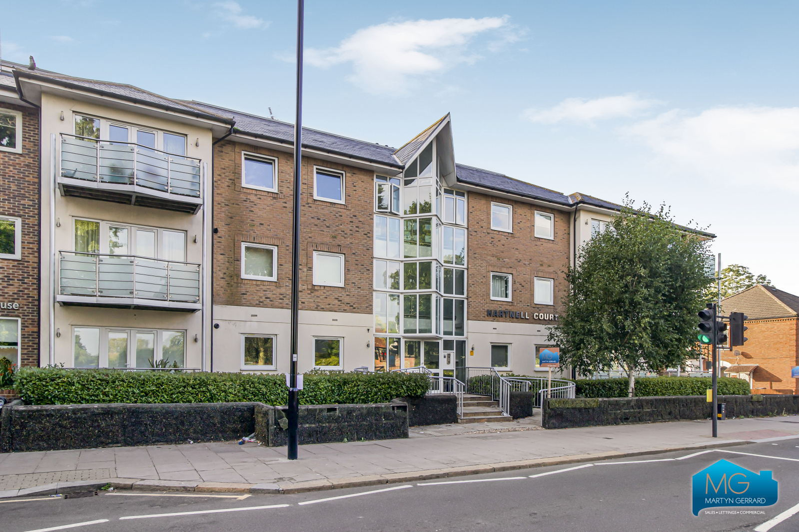 2 bedroom Apartment to rent - Martyn Gerrard
