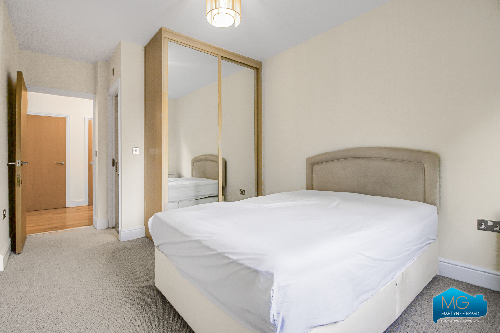 2 bedroom Apartment to rent - Martyn Gerrard