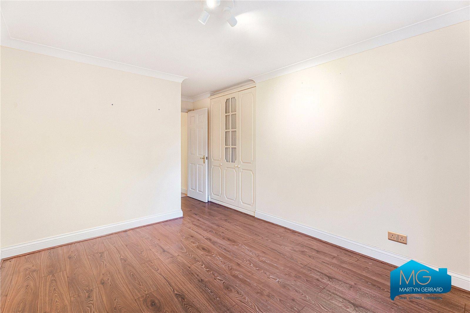 2 bedroom Apartment to rent - Martyn Gerrard