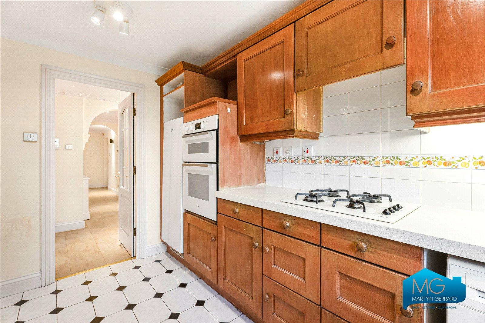 2 bedroom Apartment to rent - Martyn Gerrard
