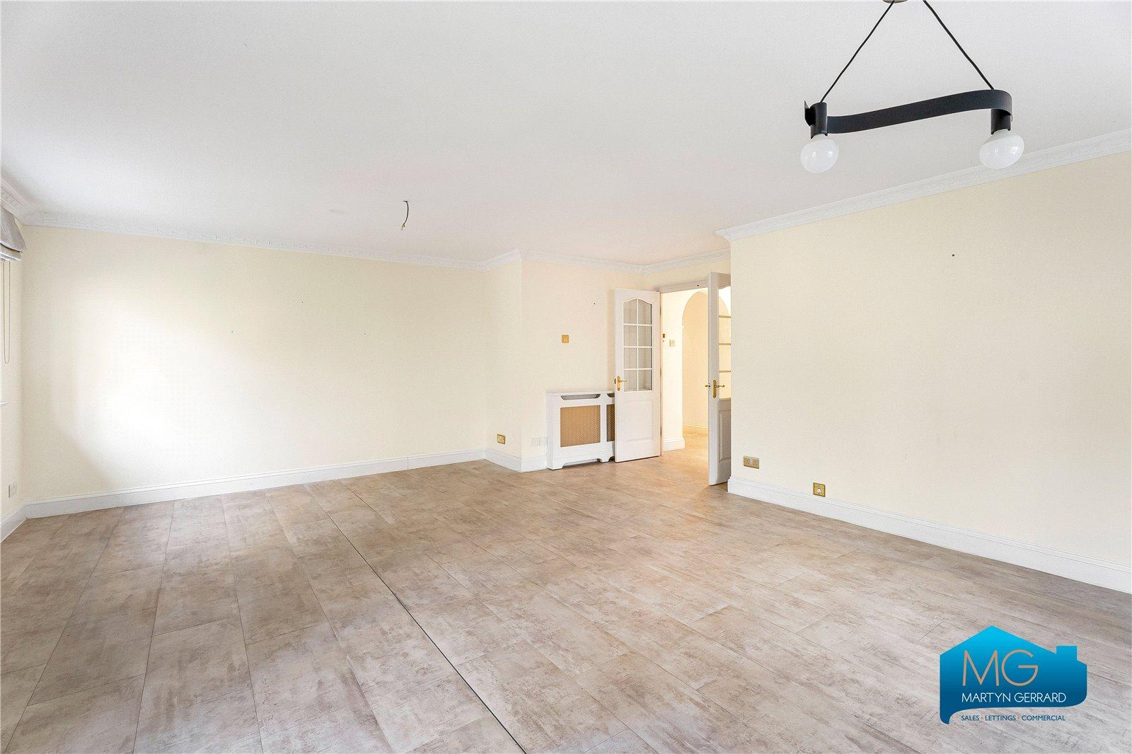 2 bedroom Apartment to rent - Martyn Gerrard