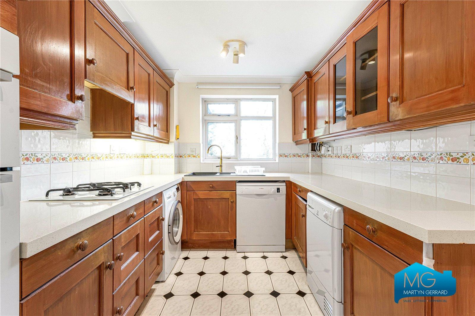 2 bedroom Apartment to rent - Martyn Gerrard