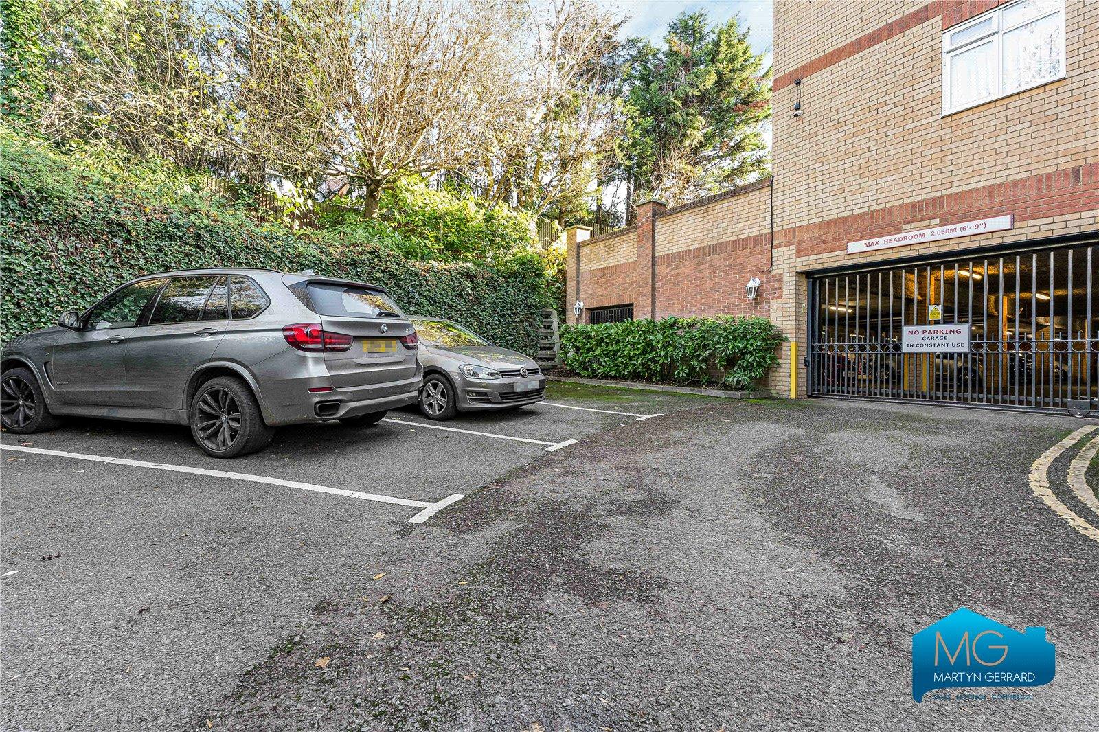 2 bedroom Apartment to rent - Martyn Gerrard