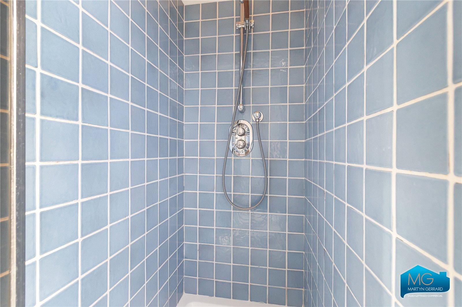4 bedroom Terraced House to rent - Martyn Gerrard
