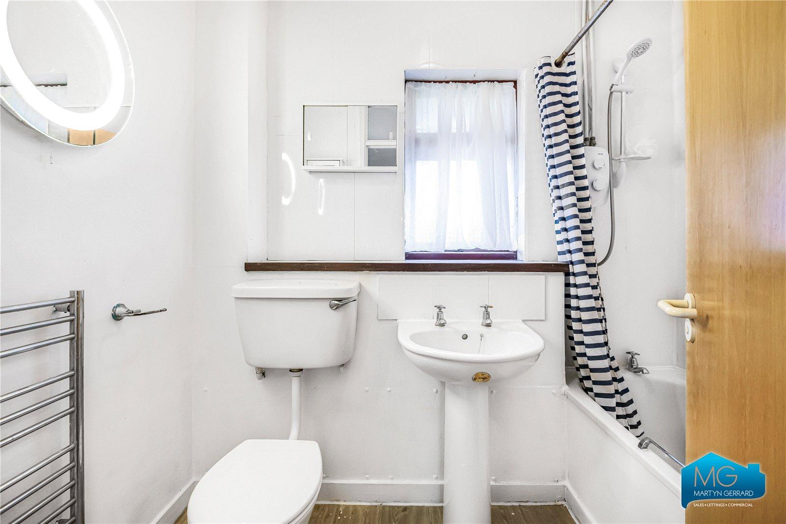 3 bedroom Detached House to rent - Martyn Gerrard