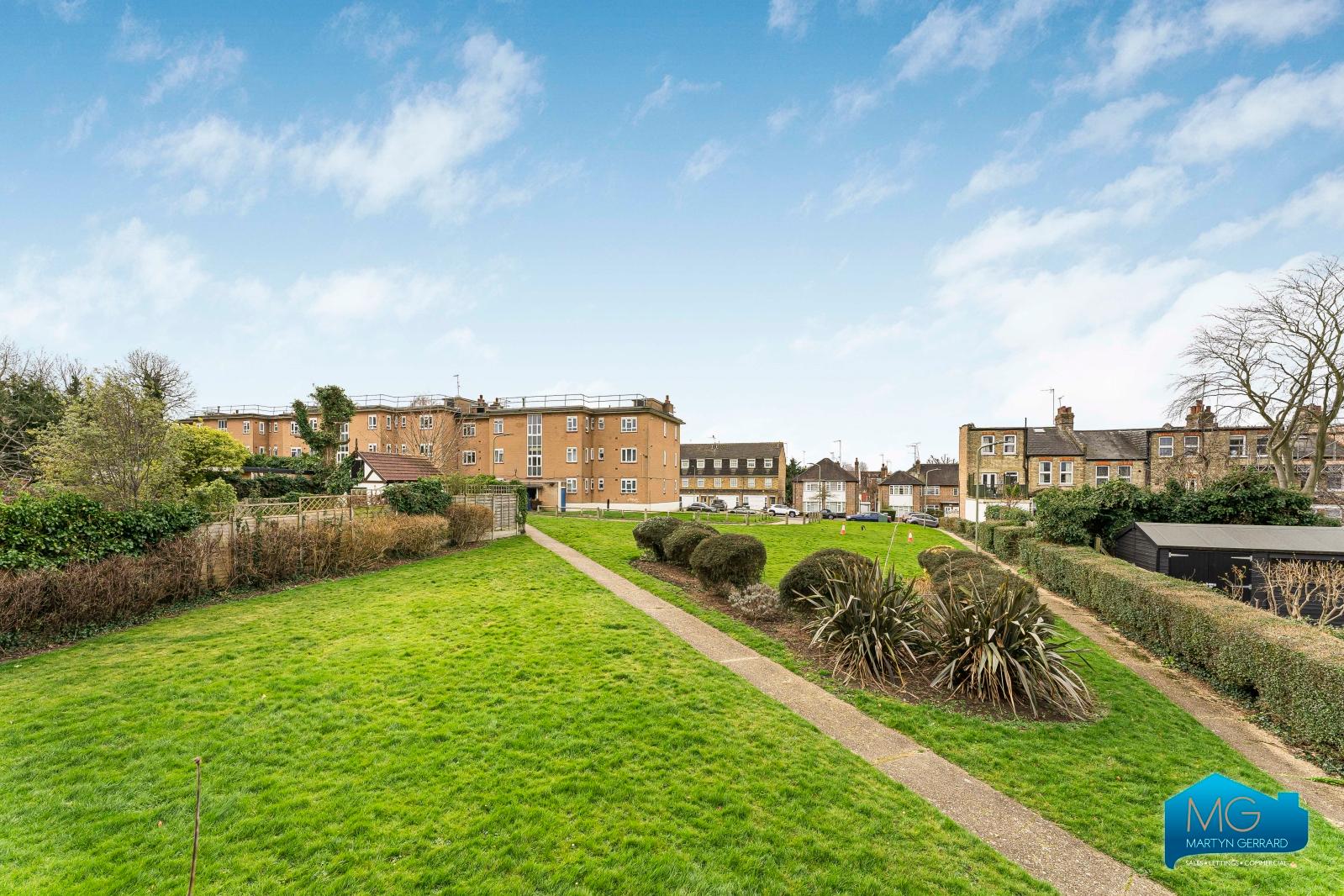 3 bedroom Apartment to rent - Martyn Gerrard