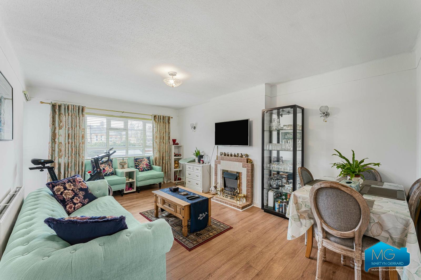 3 bedroom Apartment to rent - Martyn Gerrard