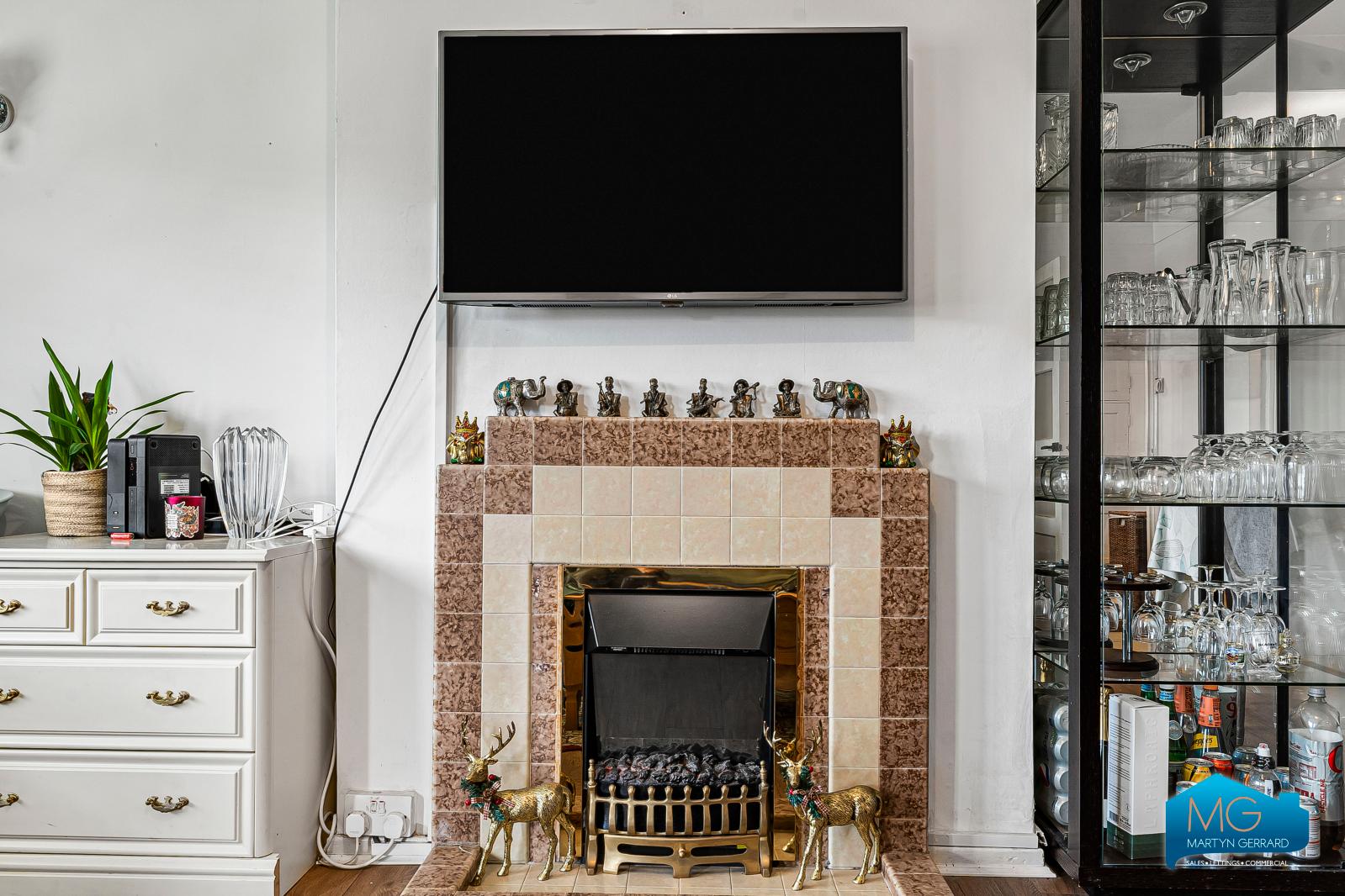 3 bedroom Apartment to rent - Martyn Gerrard