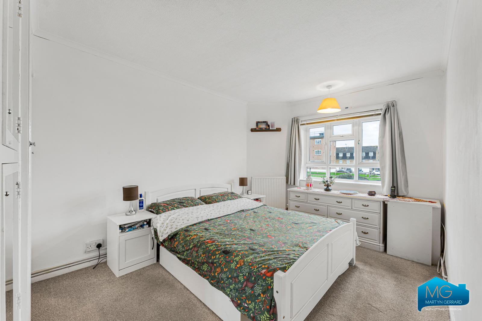 3 bedroom Apartment to rent - Martyn Gerrard